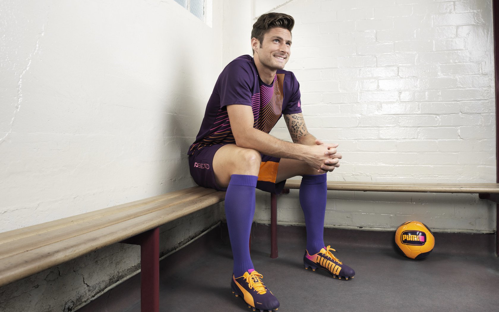 哈兰德的进攻预判能力让中后卫防守压力陡增,哈兰德进球集锦